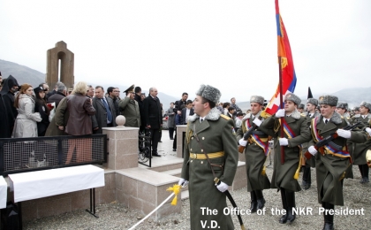 Президент Бако Саакян принял участие в торжественной церемонии открытия памятника погибшим воинам- освободителям в селе Варанда