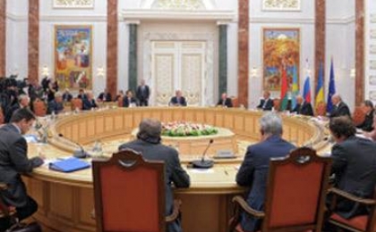 Владимир Путин раскрыл подробности переговоров с Петром Порошенко в Минске