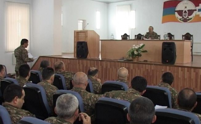 Во время служебного совещания в Мартакерте обсудили вопросы построения армии НКР