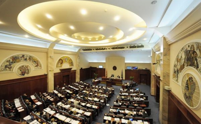 Парламент Македонии проголосовал за самороспуск и досрочные выборы