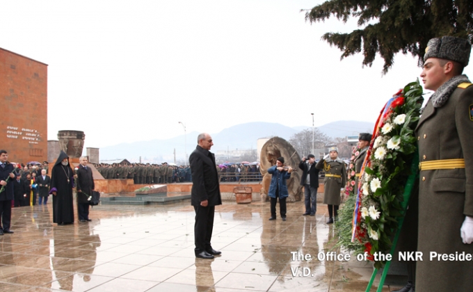 President Sahakyan laid flowers to the monument of  innocent victims of  Sumgait pogroms