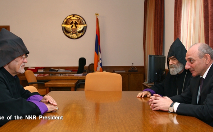 Президент Бако Саакян принял предводителя Тегеранской епархии Армянской Апостольcкой Церкви