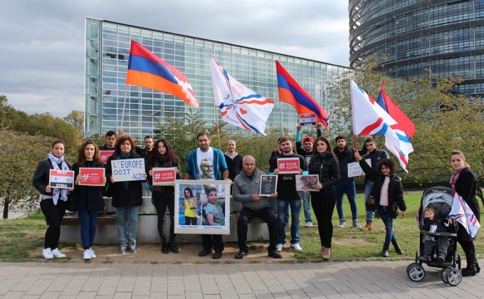 Ստրասբուրգում հայերը բողոքի երթ են իրականացրել Եվրախորհրդարանի դիմաց` ի պաշտպանություն հալեպահայության
