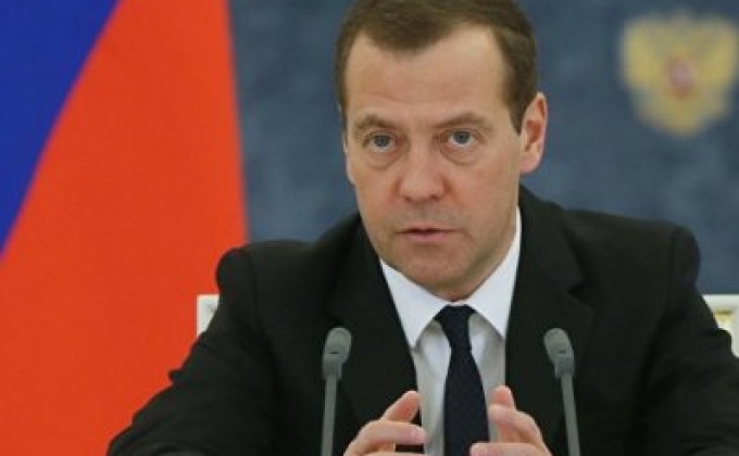 Медведев: Политическая система США дала победить несистемному кандидату