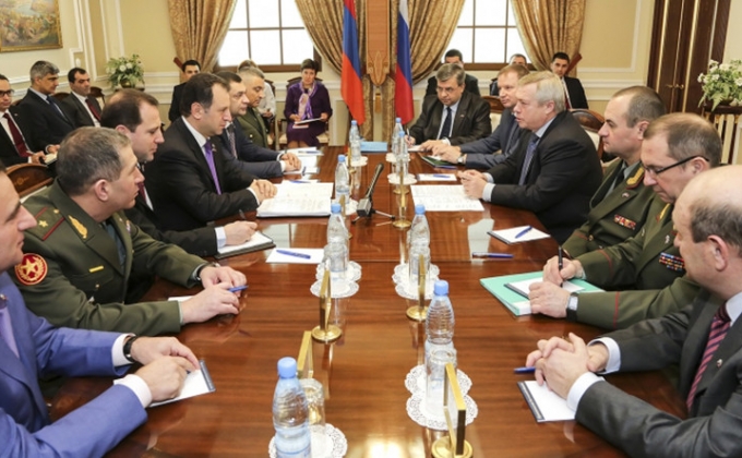 Глава Минобороны Армении Виген Саркисян посетил штаб Южного военного округа в Ростове-на-Дону