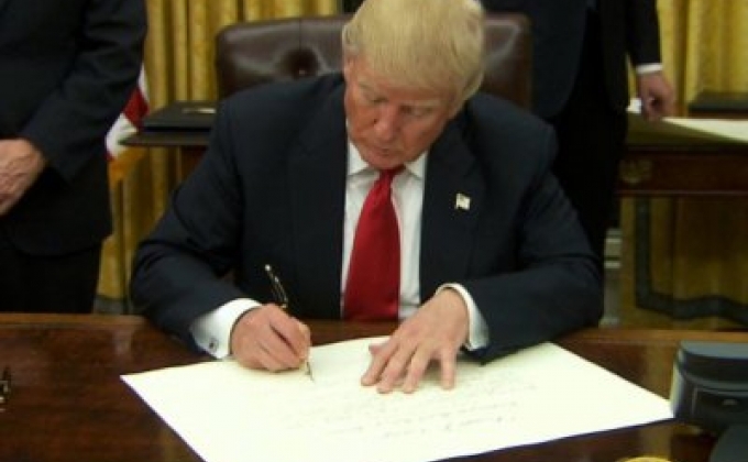 Трамп подписал указ о строительстве стены на границе с Мексикой