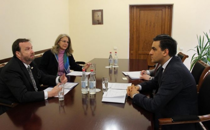 Омбудсмен Армении обсудил с послом США ситуацию с правами человека в стране