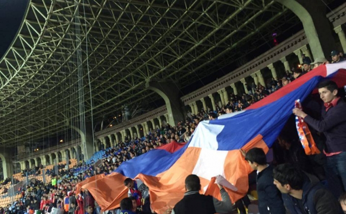 Արցախցի երիտասարդները մեծ խմբով մեկնում են Երևան՝ աջակցելու Հայաստանի ազգային հավաքականին
