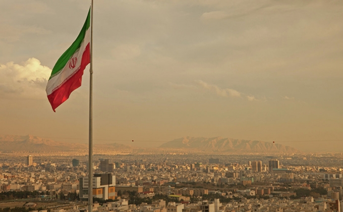 Иран сегодня сделает выбор между либеральным и консервативным курсом
