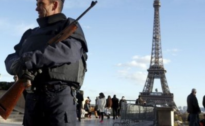 Ֆրանսիայի նախագահը խորհրդարանին է դիմել արտակարգ դրության ռեժիմը երկարացնելու խնդրանքով
