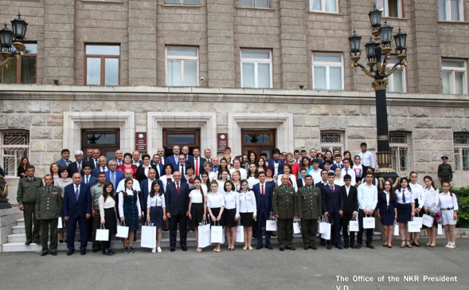 Торжественная церемония награждения в резиденции Президента Республики Арцах