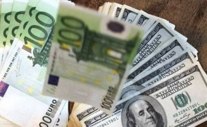 Dollar, euro lose value in Armenia