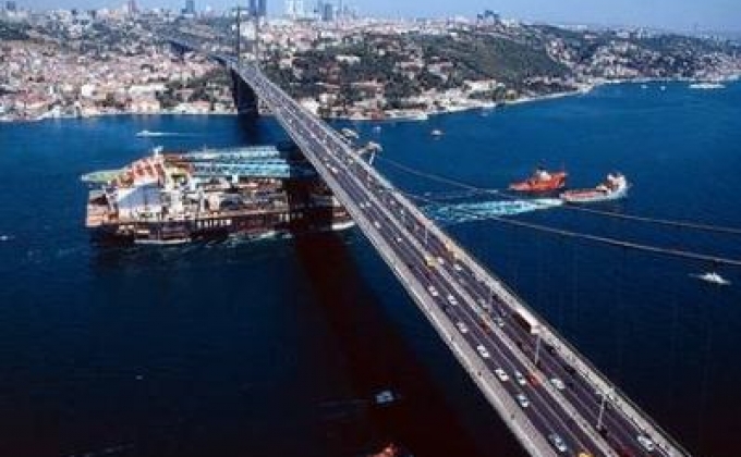 Власти Турции экстренно перекрыли судоходство в проливе Босфор