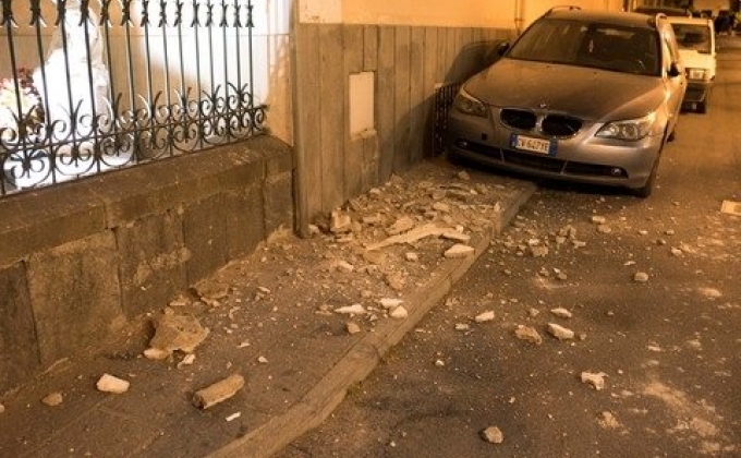 Quake hits Italy island