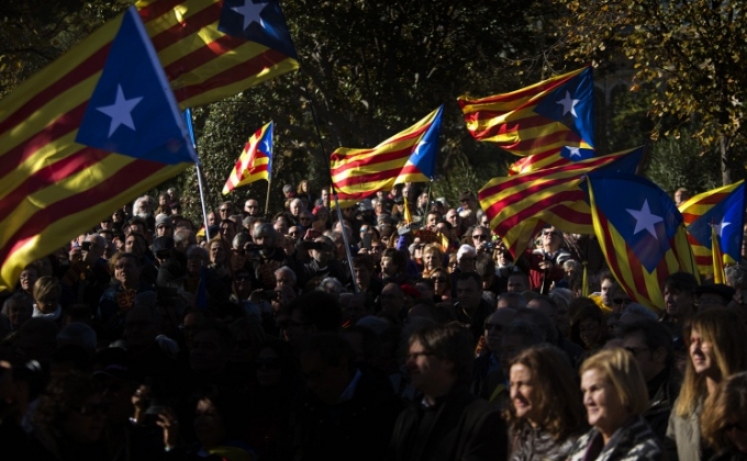 Catalonia leader signs independence referendum law