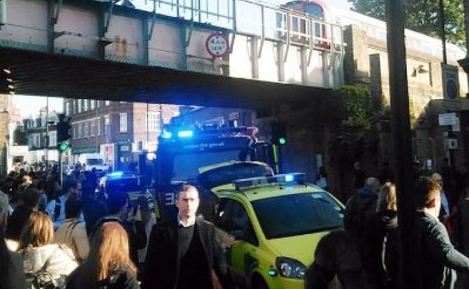 На станции метро Парсонс Грин в Лондон произошел взрыв