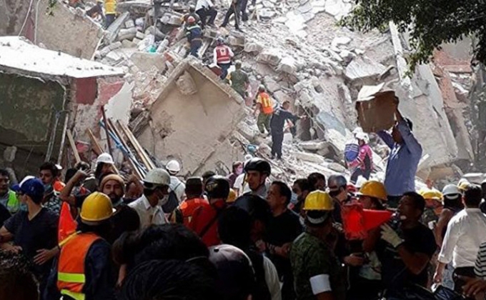 Число жертв землетрясения в Мексике растет – 149 человек