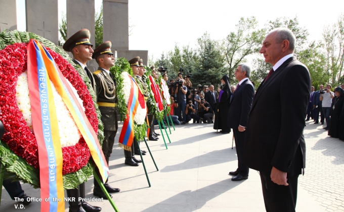 Президент Бако Саакян посетил пантеон «Ераблур»