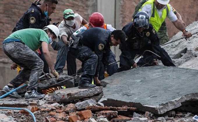 Число жертв землетрясения в Мексике растет – 286 человек