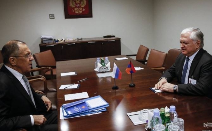 Главы МИД Армении и РФ обсудили повестку двусторонних отношений