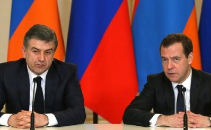 Министры Армении и России подписали соглашения об автоперевозках и дешёвом роуминге