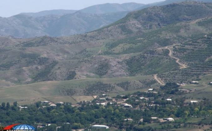 Azerbaijan fires at Armenia border, villages