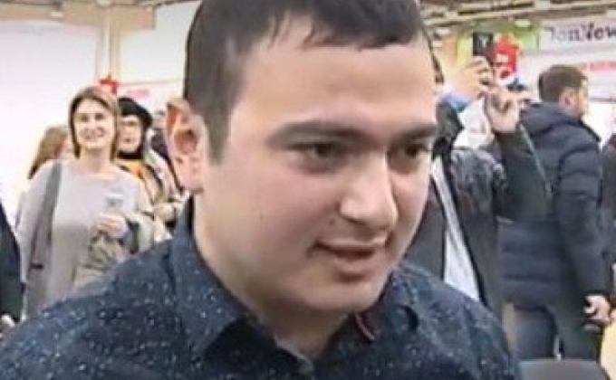 Армянин стал чемпионом на конкурсе по поеданию пирогов в Ростове