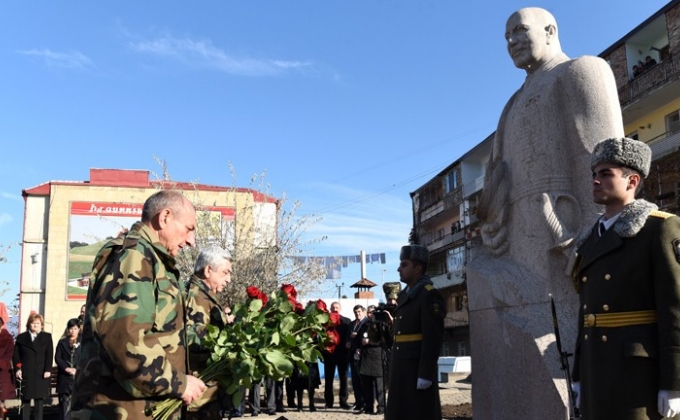 President of Artsakh and Armenia laid wreaths to the monument of Marshal Baghramyan
