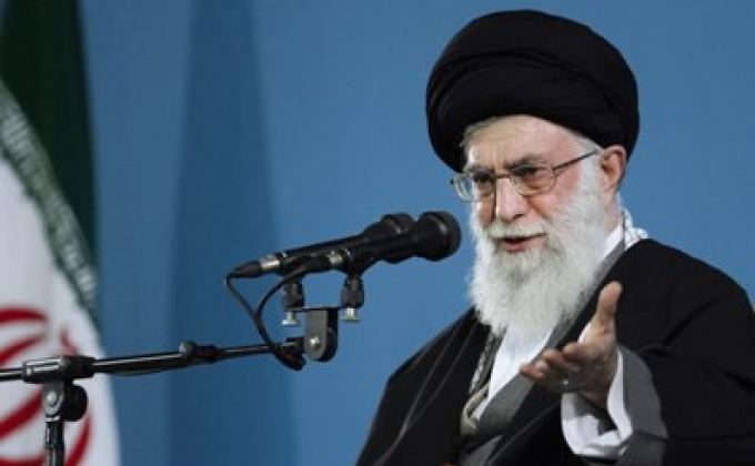 Верховный лидер Ирана признал право граждан на мирный протест