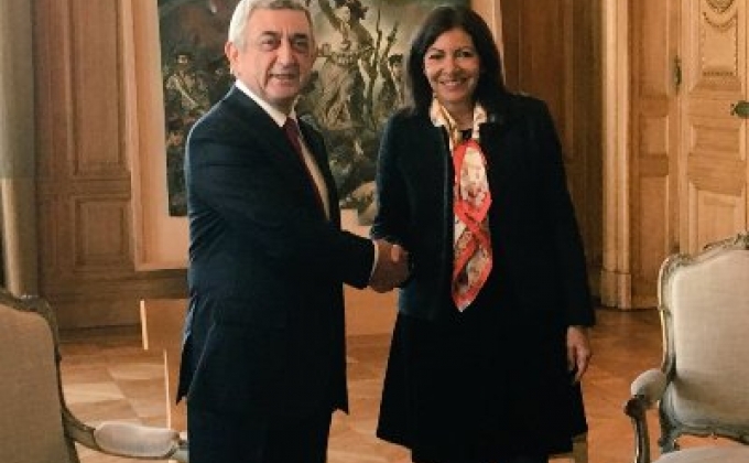 Президент Армении встретился с мэром Парижа