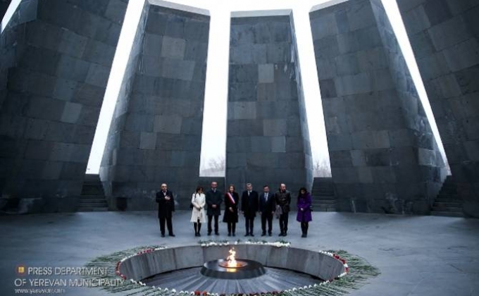 Փարիզի փոխքաղաքապետը հարգանքի տուրք է մատուցել Հայոց ցեղասպանության զոհերի հիշատակին