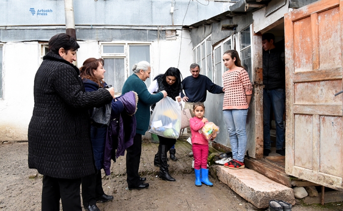 “Azat Hayreniq” party women’s council provides support to number of needy families (Photos)