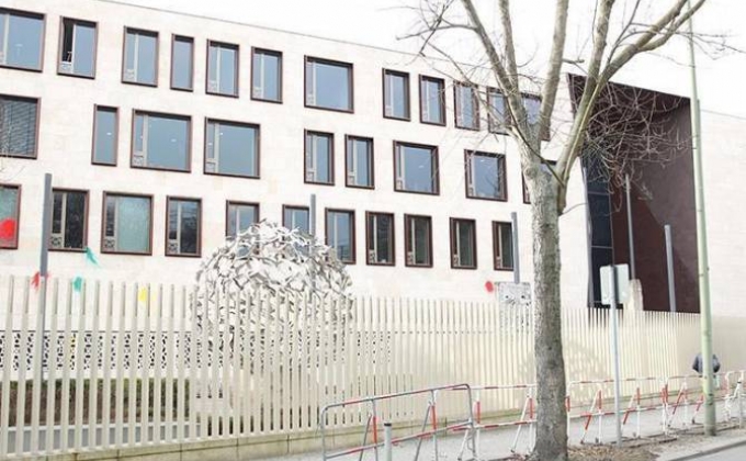 PKK supporters throw paint at Turkish Embassy in Berlin
