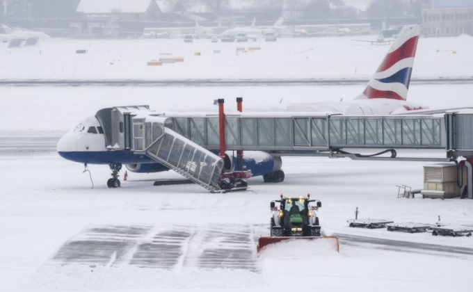 Heavy snowfalls prompt shutdowns and suspensions in European airports