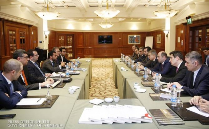 PM, Lebanon businessmen discuss investment opportunities in Armenia