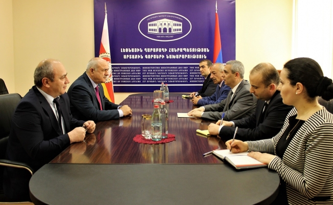 Министр иностранных дел Арцаха встретился с министром иностранных дел Южной Осетии