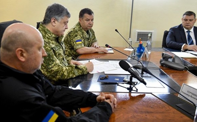 Порошенко объявил о начале операции объединенных сил в Донбассе
