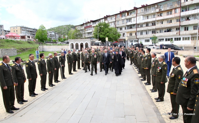 Artsakh leader participates in Divine Liturgy dedicated to Artsakh army