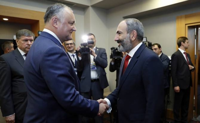 PM Pashinyan, President Dodon discuss Armenian-Moldovan mutual partnership

