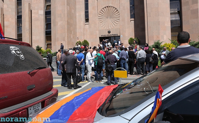 Yerevan protests demanding mayor’s resignation continue