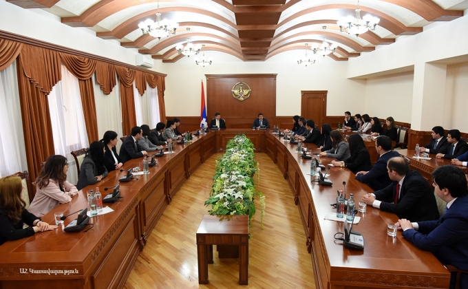 Artsakh State Minister meets with students of Diplomatic School of Armenia