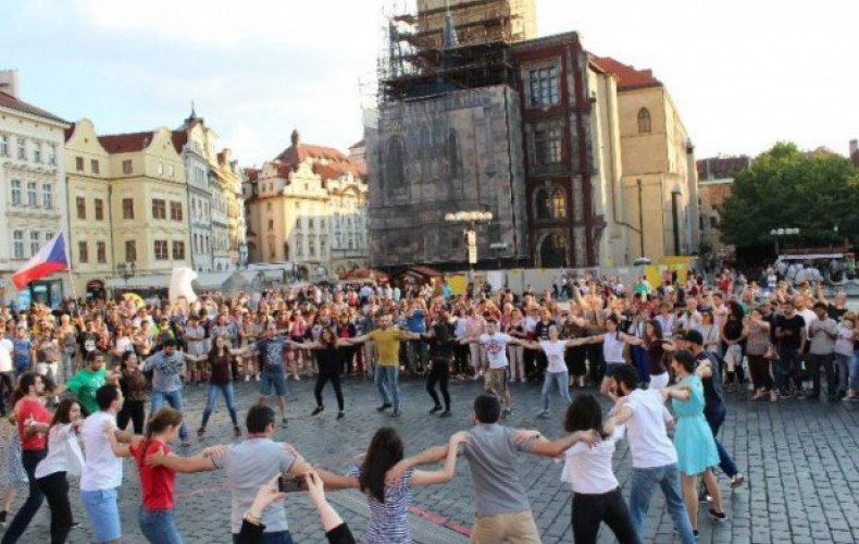Armenian folk dance performed in downtown Prague