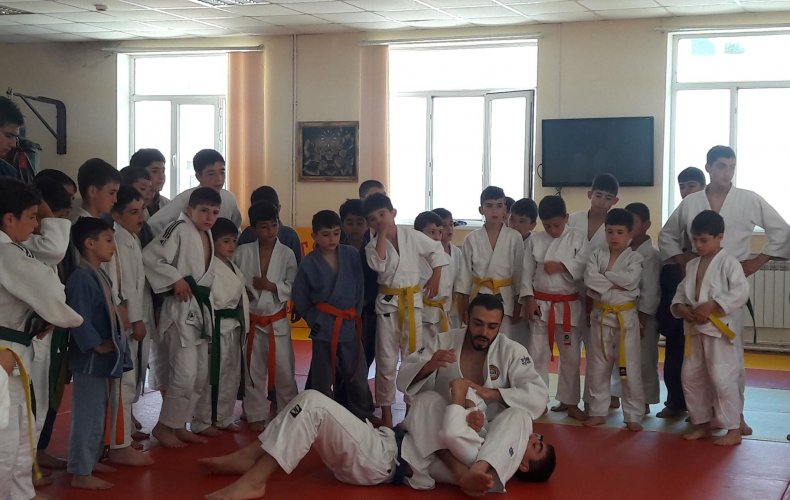 Olympic prize-winner holds trainings in Artsakh