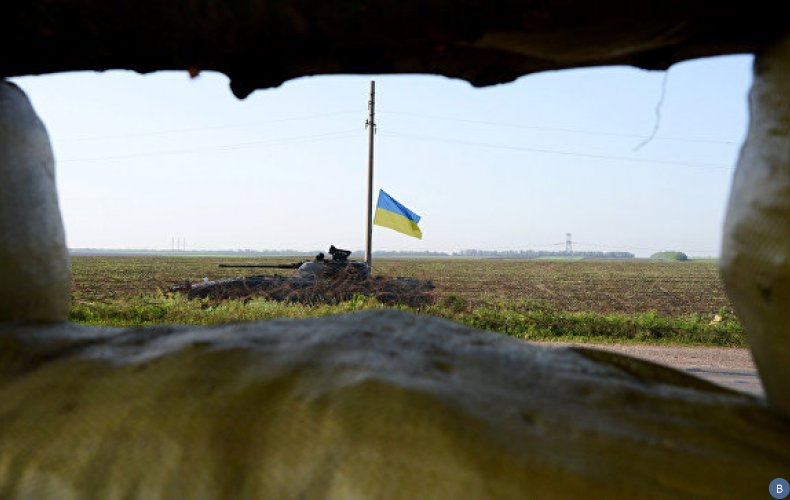 Украинские силовики обстреляли автомобили ОБСЕ и МЧС ДНР

