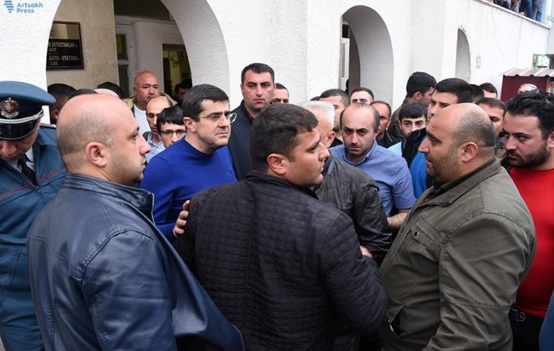 State Minister of Artsakh meets with participants of protest in Stepanakert