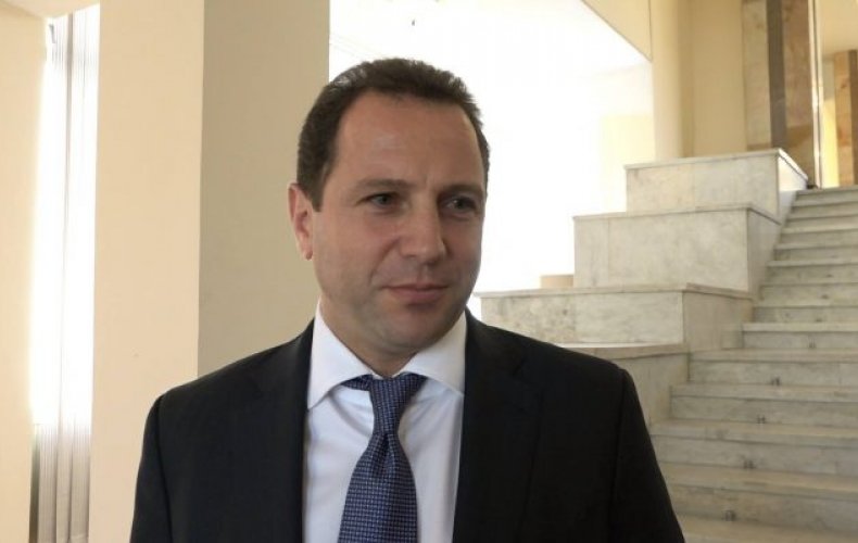 Министр обороны Армении вылетел в Россию

