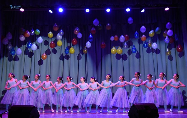 Pupils of Stepanakert Center of Child and Teen-age Creativity staged reporting concert (photos)