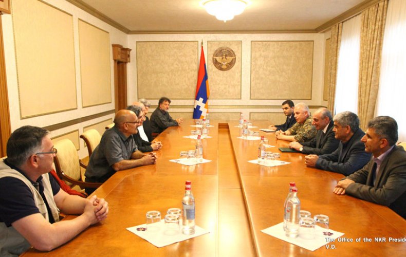 Президент Бако Саакян принял родственников Национального Героя Армении, Героя Арцаха Монте Мелконяна