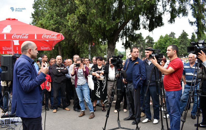 Parliamentary oppositionist started protest rallies in Artsakh