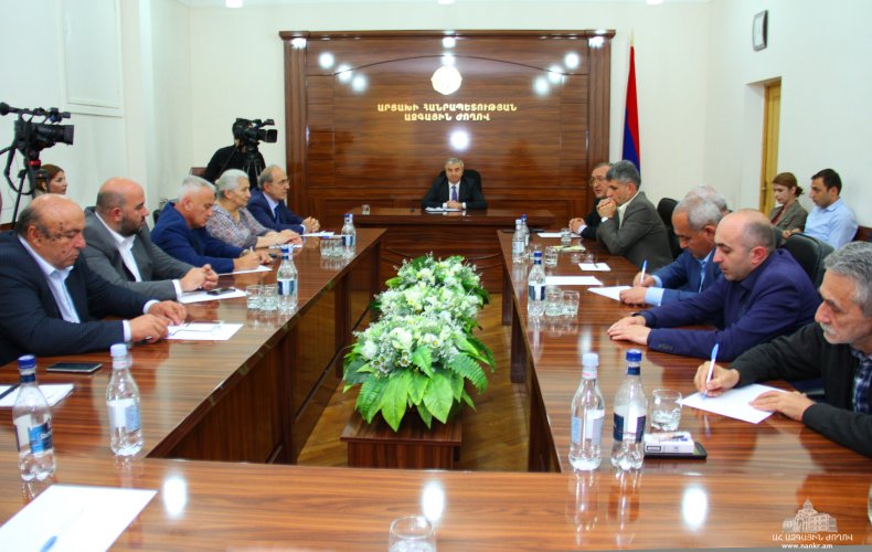 В парламенте Республики Арцах обсудили внутриполитическую ситуацию
